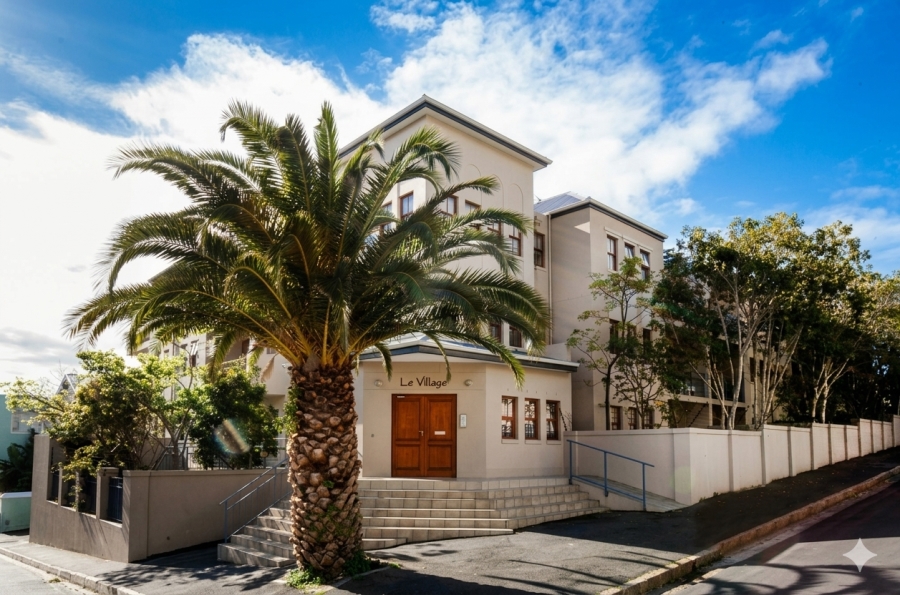 2 Bedroom Property for Sale in Sea Point Western Cape